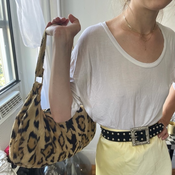 Amour Vert Plain White Oversized Scoop Neck Short Sleeve Tee Shirt Small (XS-M) - Picture 14 of 16